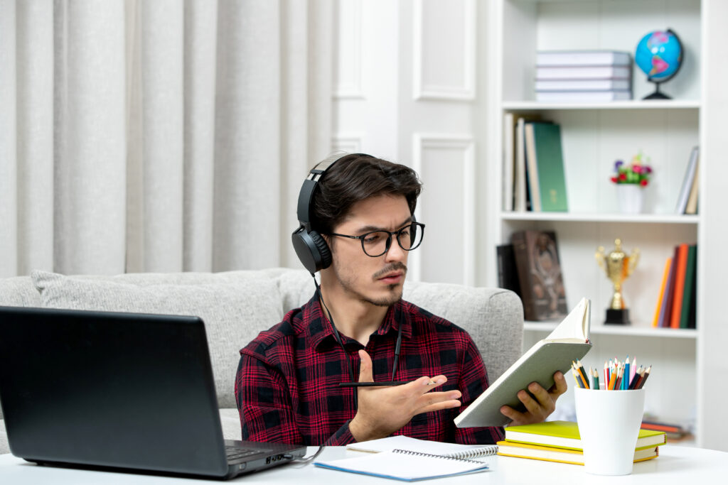 What Jobs Pay Weekly for 16-Year-Olds?